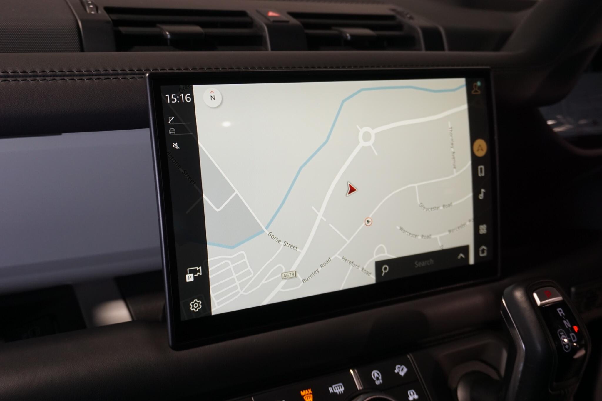 Land Rover Defender 90 3.0 D300 MHEV X-Dynamic HSE Hard Top SUV 3dr Diesel Auto 4WD SWB Euro 6 (s/s) (300 ps)